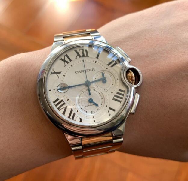 The Ballon Blue de Cartier will make the wearers very gentle and elegant.