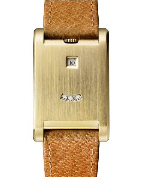 In fact, this Cartier doesn't have a common dial.