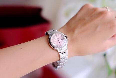 The exquisite timepiece will make all the women wearers more charming.