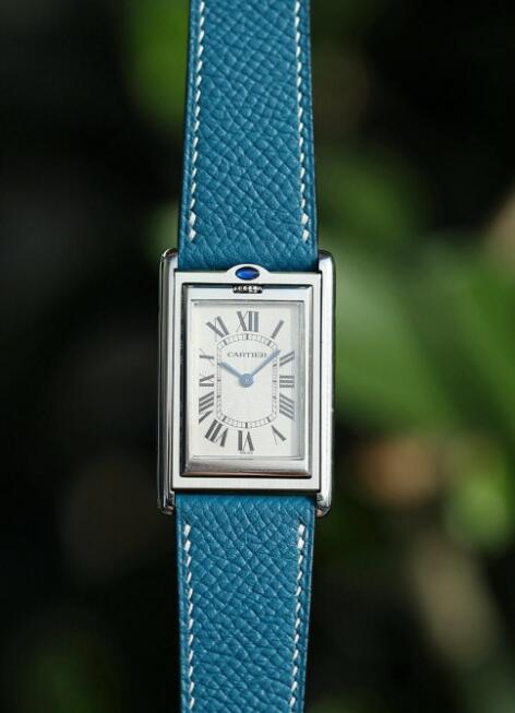 cartier tank canada